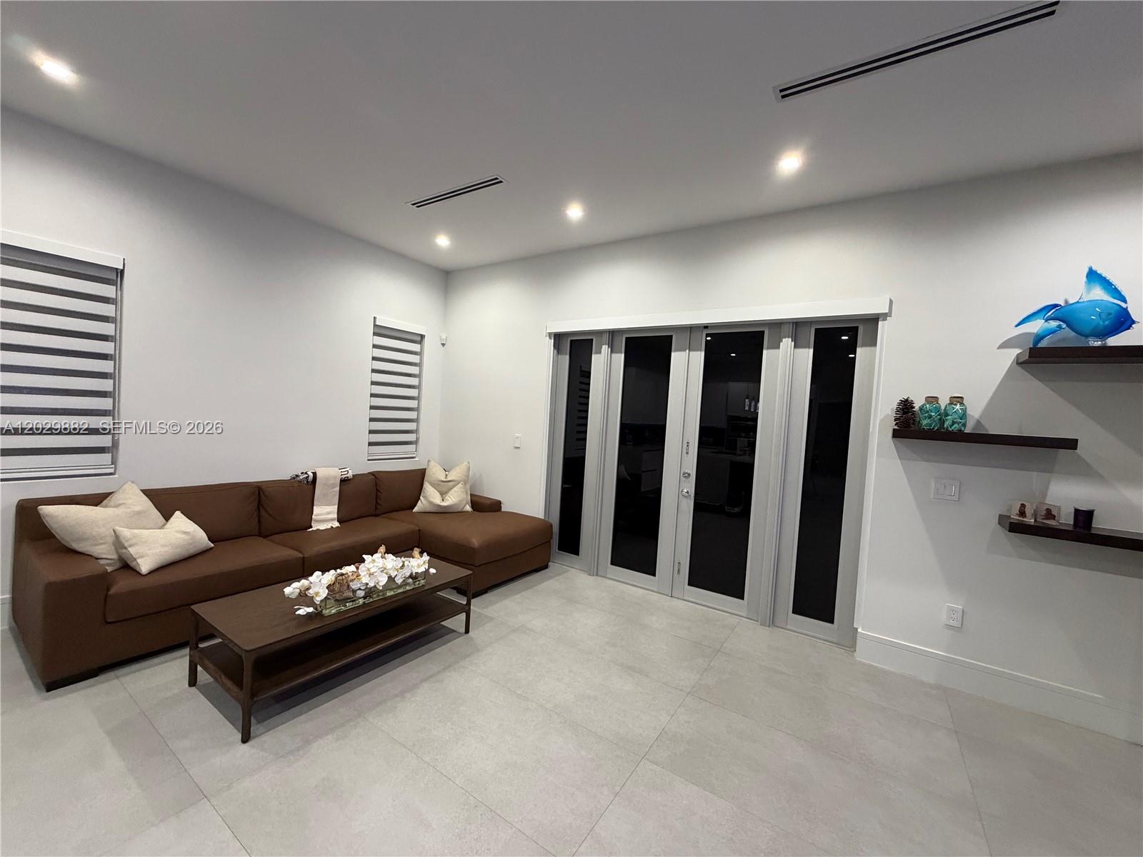 3073 Carter St Miami, FL 33133