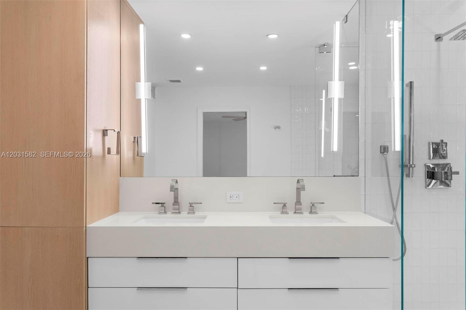 3945 Loquat Miami, FL 33133