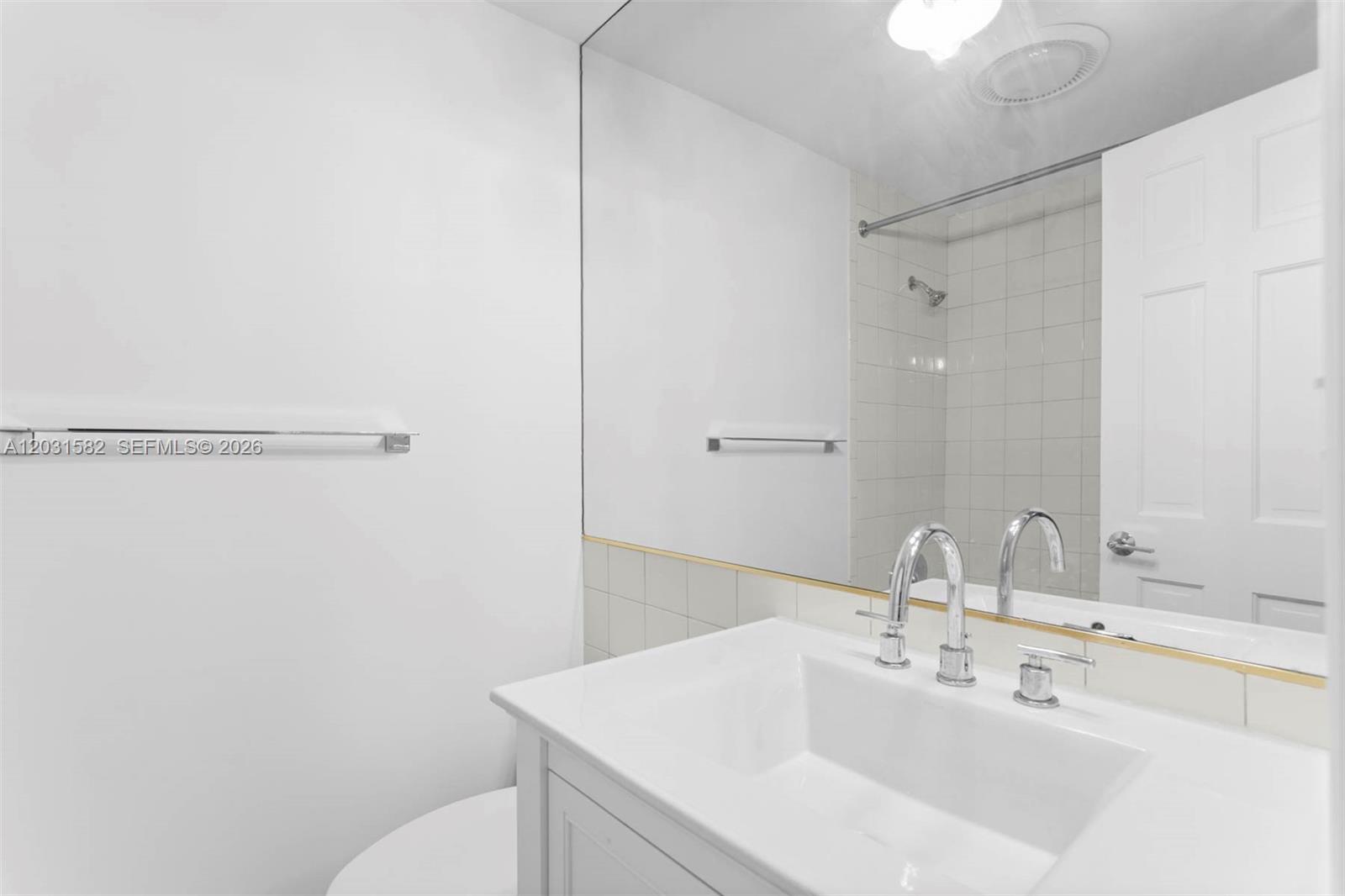 3945 Loquat Miami, FL 33133