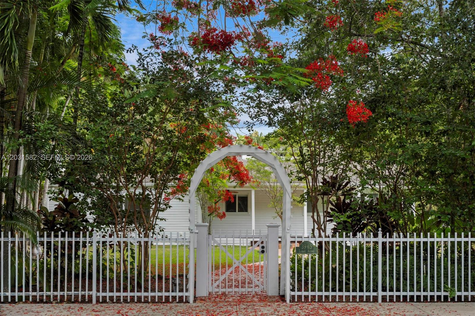 3945 Loquat Miami, FL 33133