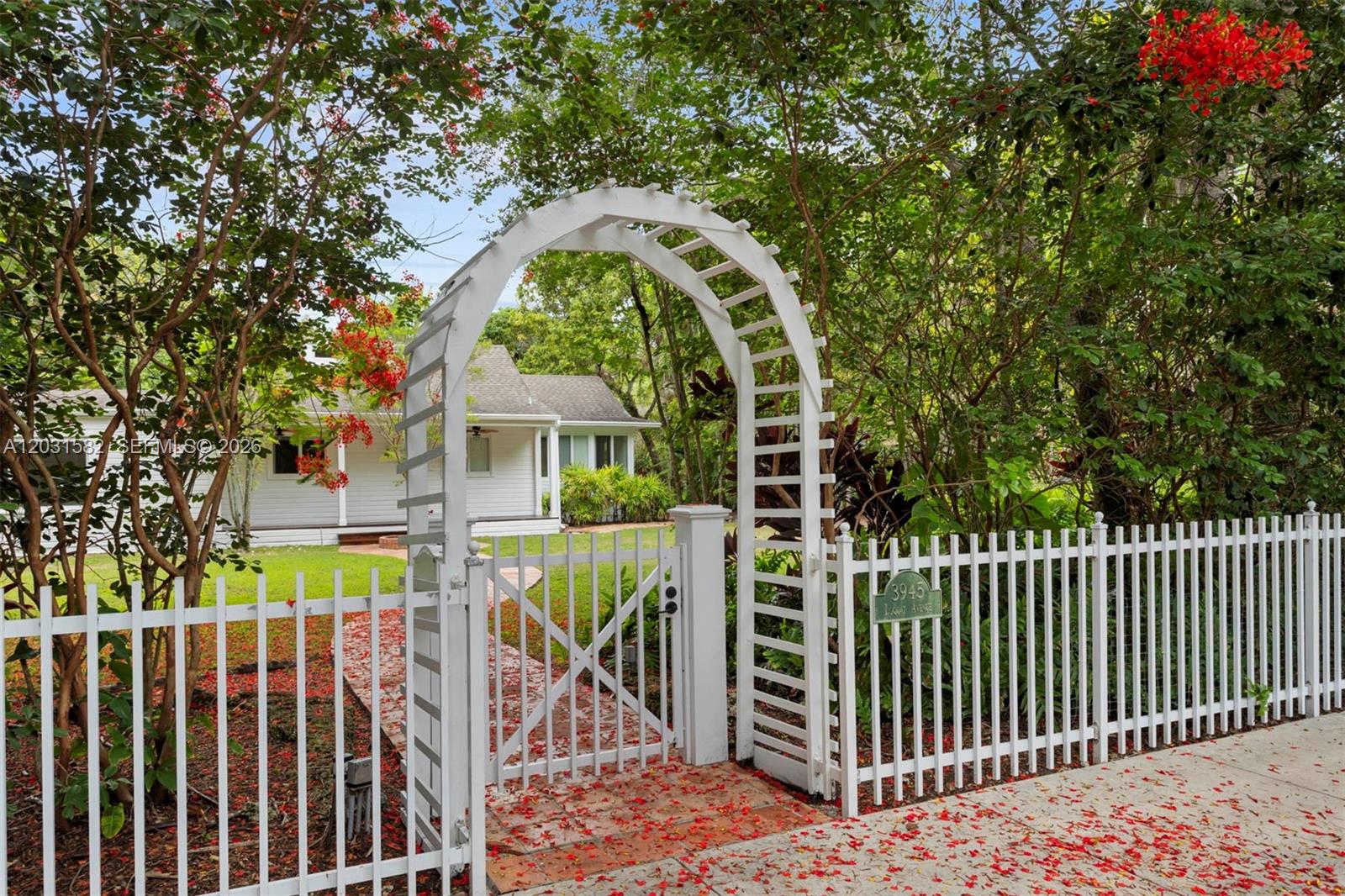 3945 Loquat Miami, FL 33133