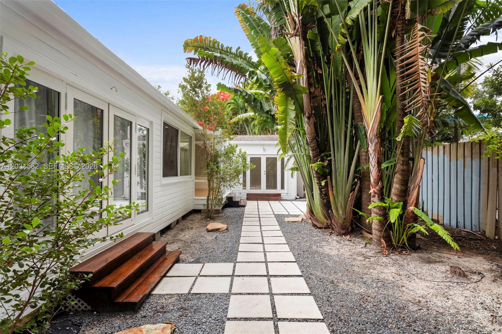 3945 Loquat Miami, FL 33133