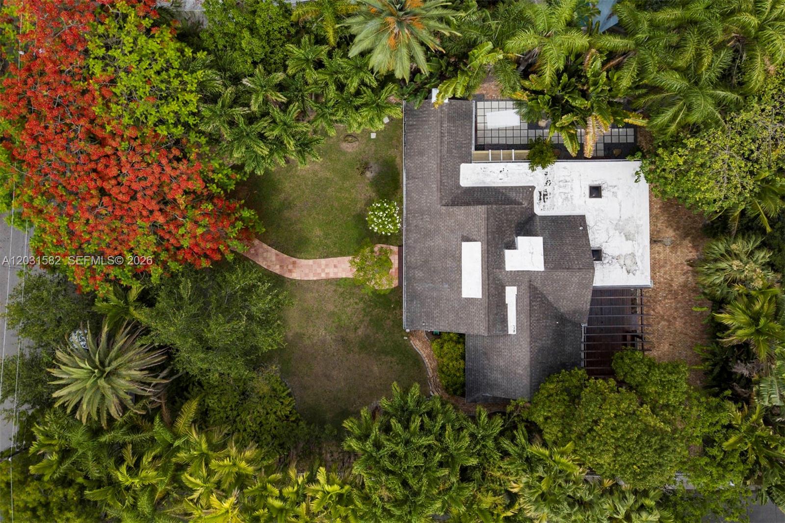 3945 Loquat Miami, FL 33133