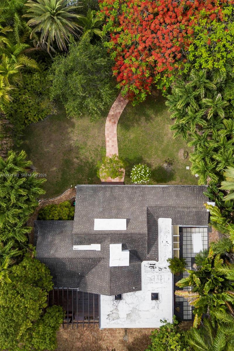 3945 Loquat Miami, FL 33133