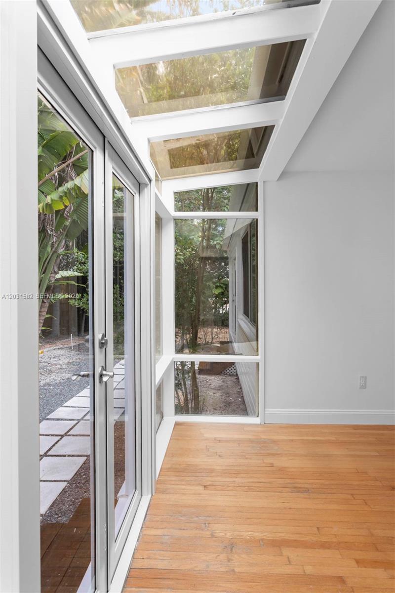 3945 Loquat Miami, FL 33133