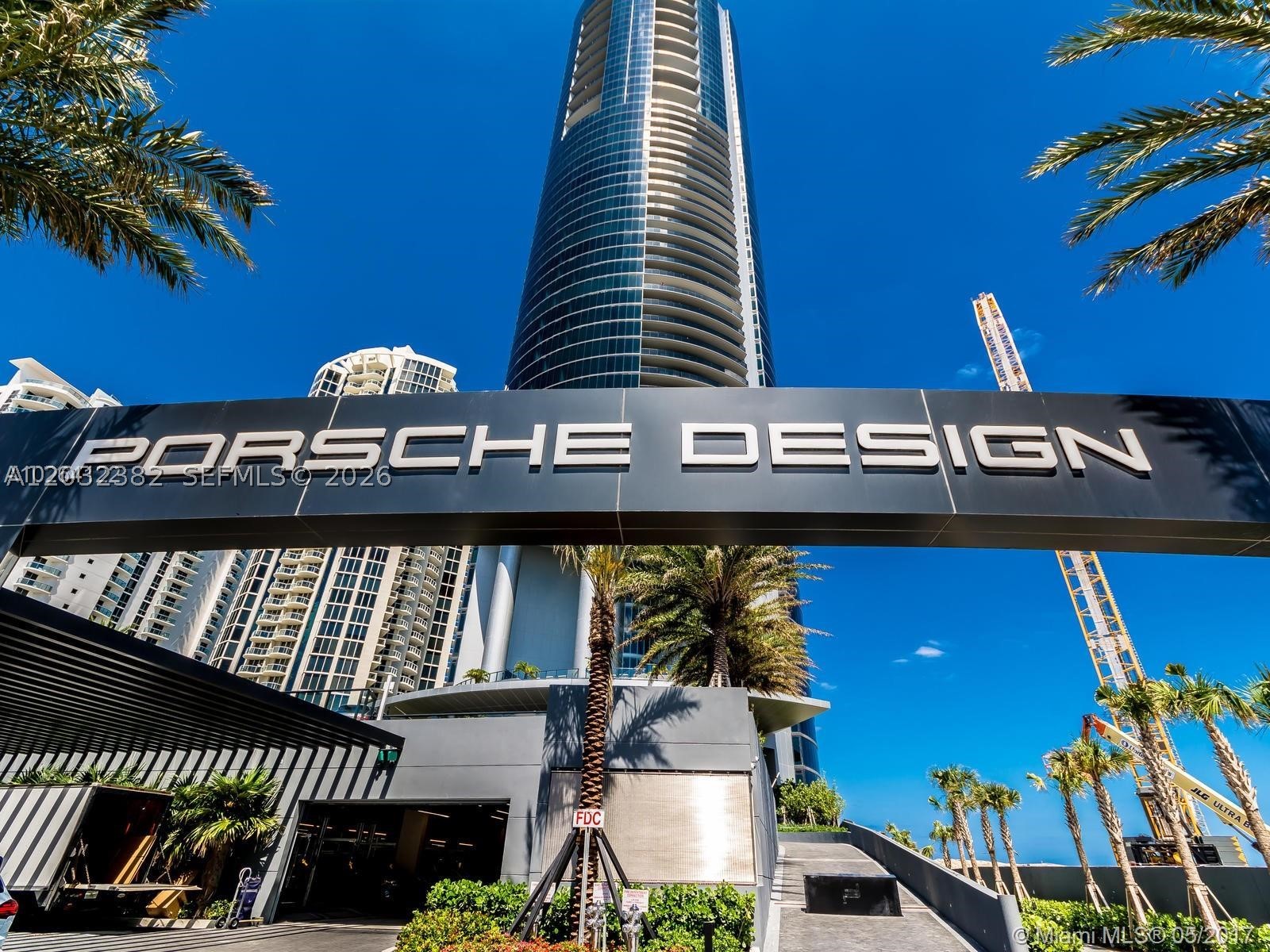 image Porsche Design Tower0