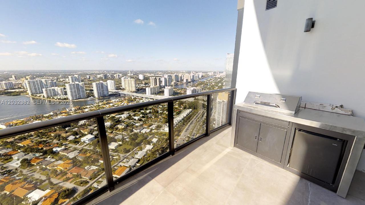 18555 Collins #4804 Sunny Isles Beach, FL 33160