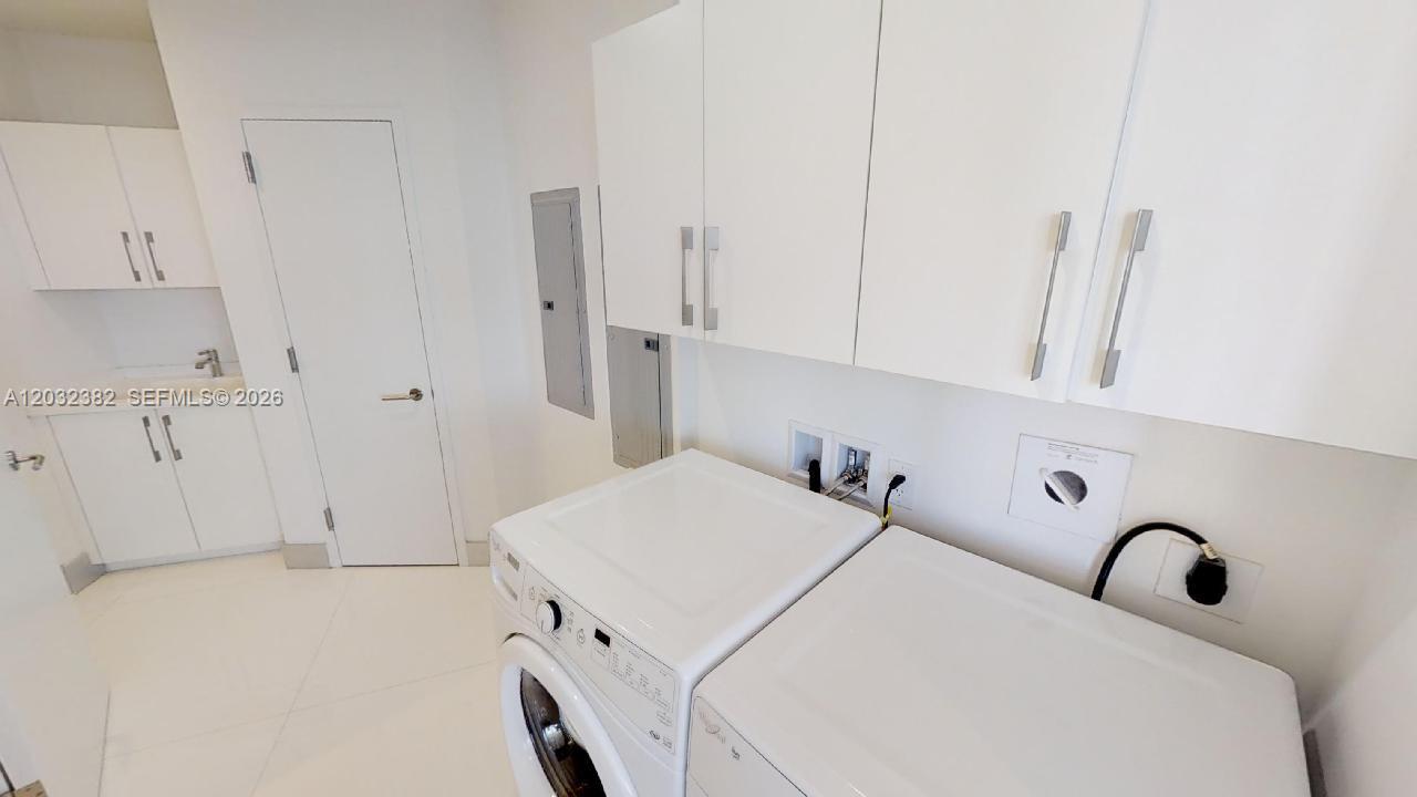 18555 Collins #4804 Sunny Isles Beach, FL 33160