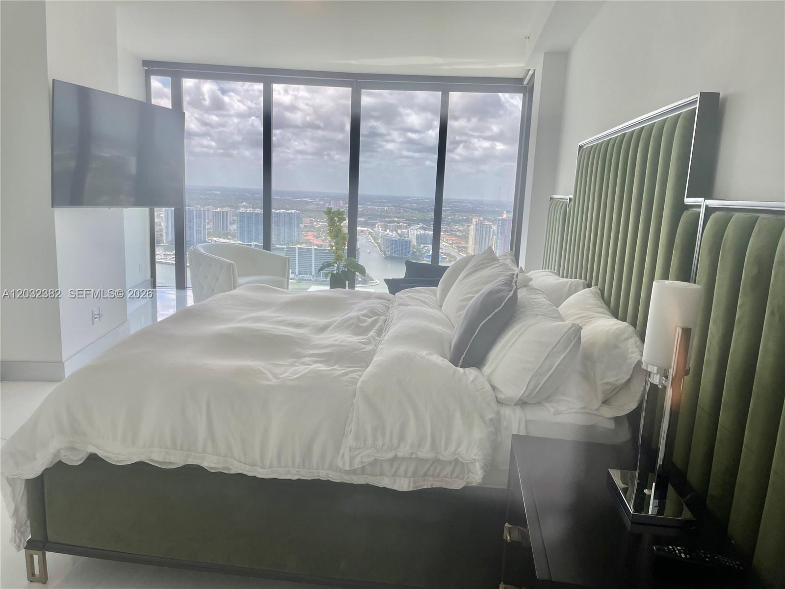 18555 Collins #4804 Sunny Isles Beach, FL 33160