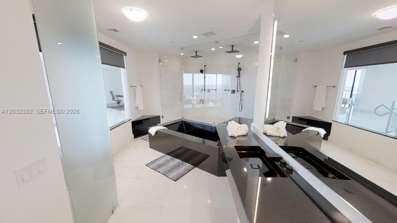18555 Collins #4804 Sunny Isles Beach, FL 33160