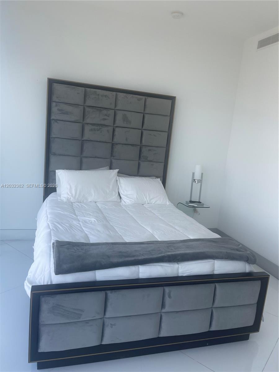 18555 Collins #4804 Sunny Isles Beach, FL 33160