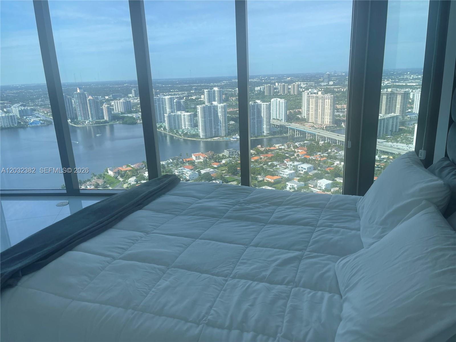 18555 Collins #4804 Sunny Isles Beach, FL 33160
