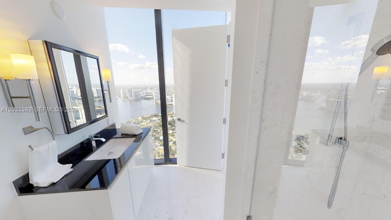 18555 Collins #4804 Sunny Isles Beach, FL 33160