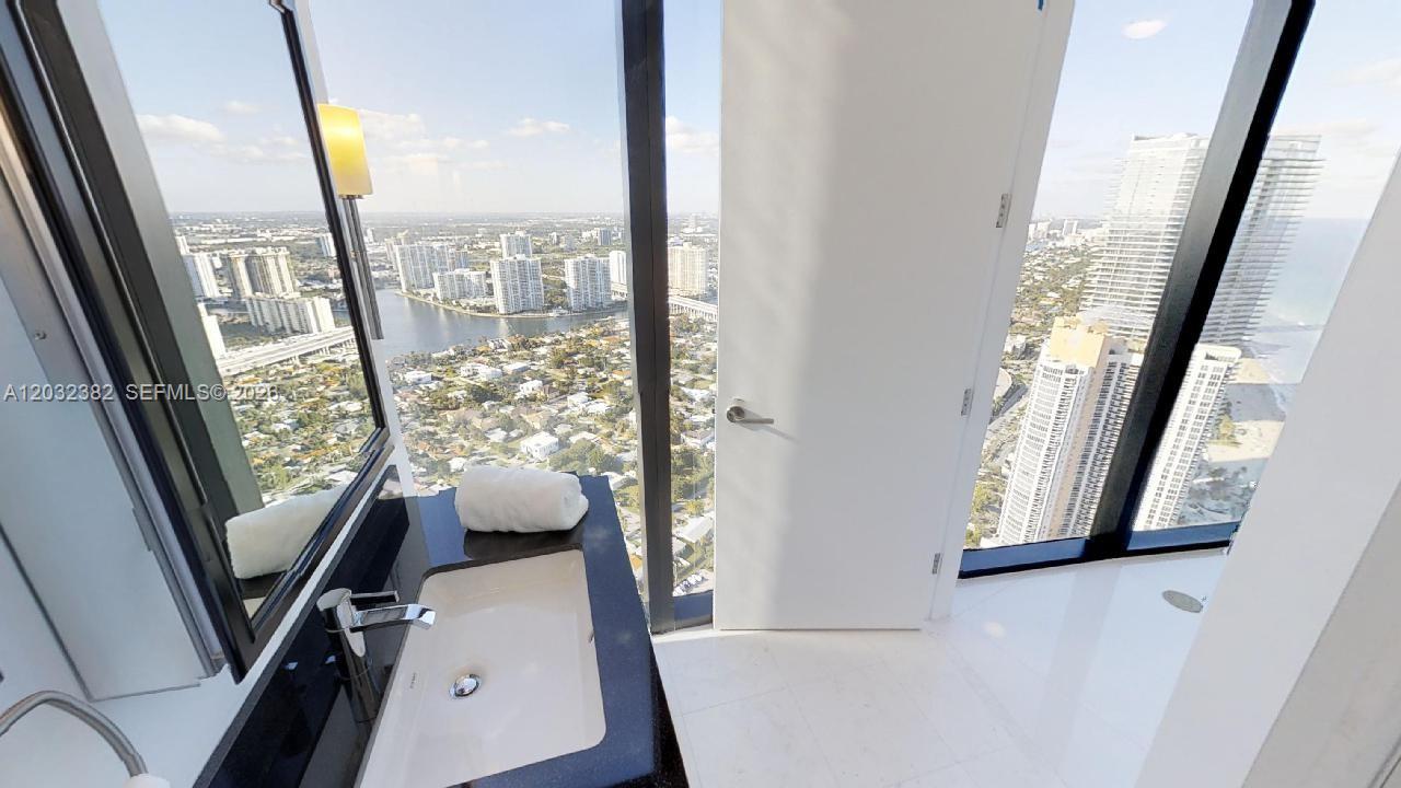 18555 Collins #4804 Sunny Isles Beach, FL 33160
