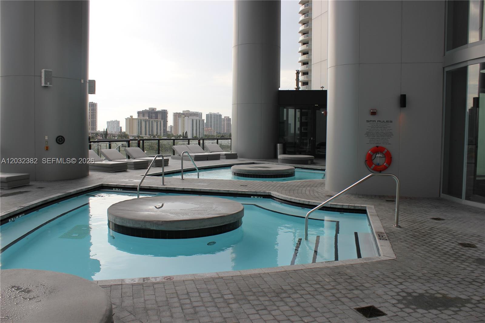 18555 Collins #4804 Sunny Isles Beach, FL 33160