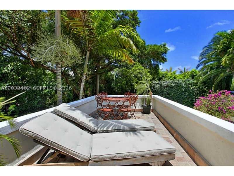 5621 Alton Rd Miami Beach, FL 33140