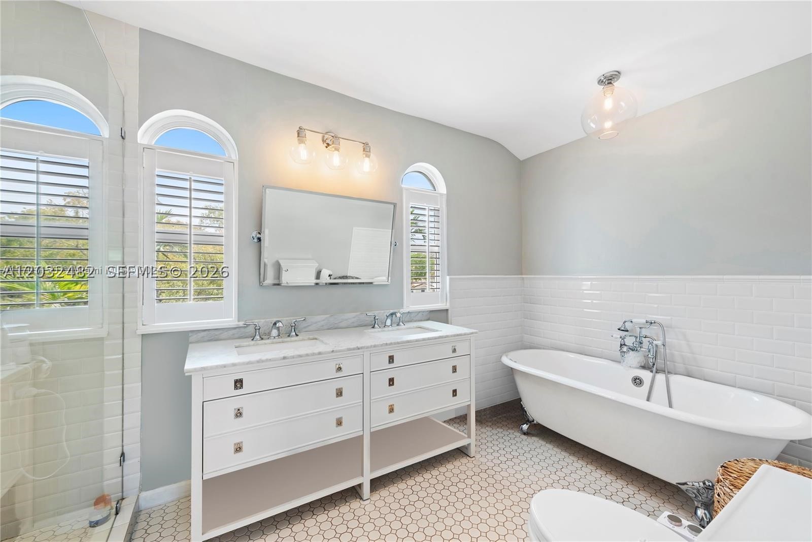 5621 Alton Rd Miami Beach, FL 33140