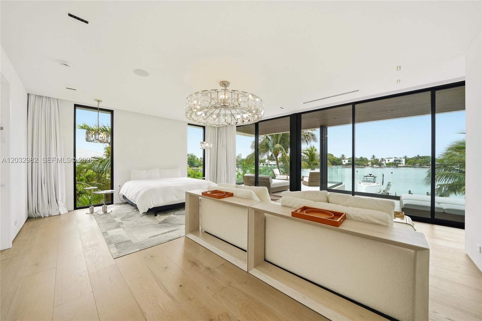 1050 Stillwater Dr Miami Beach, FL 33141