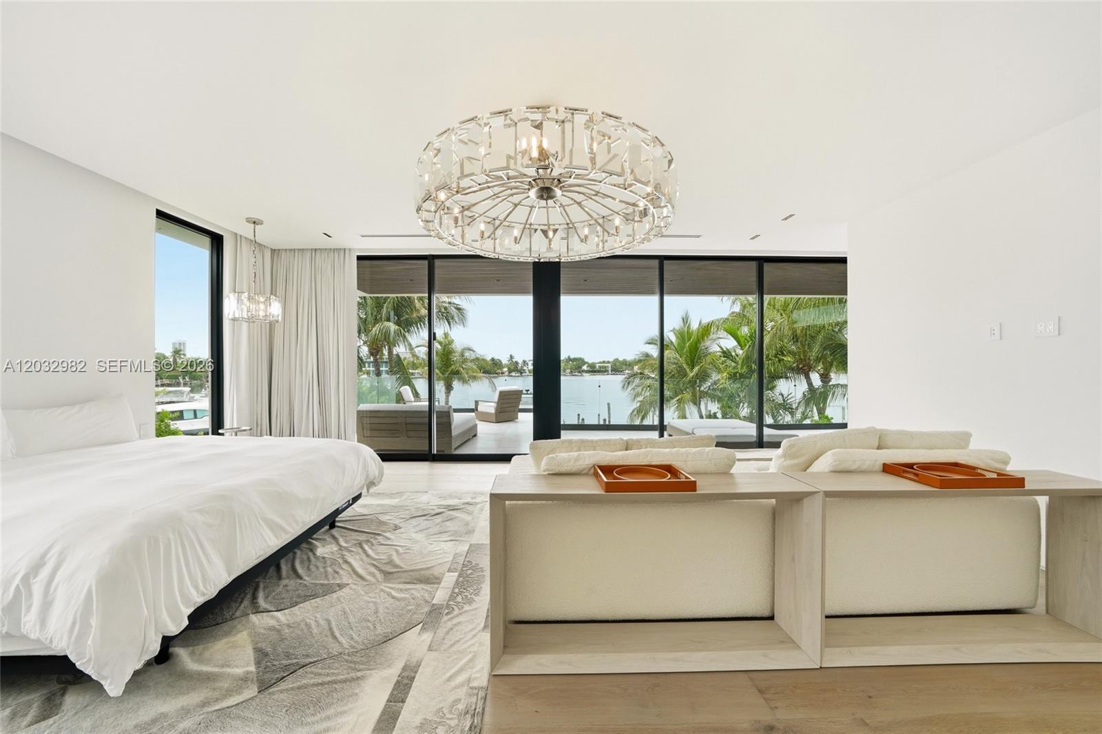 1050 Stillwater Dr Miami Beach, FL 33141