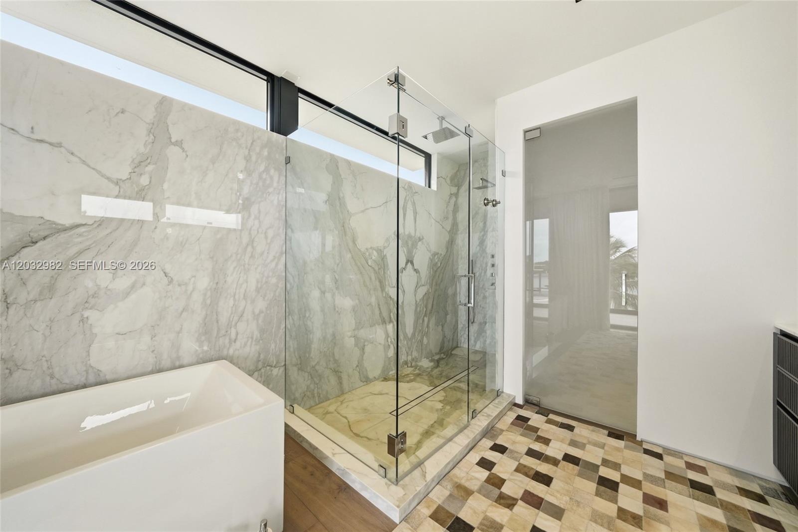 1050 Stillwater Dr Miami Beach, FL 33141