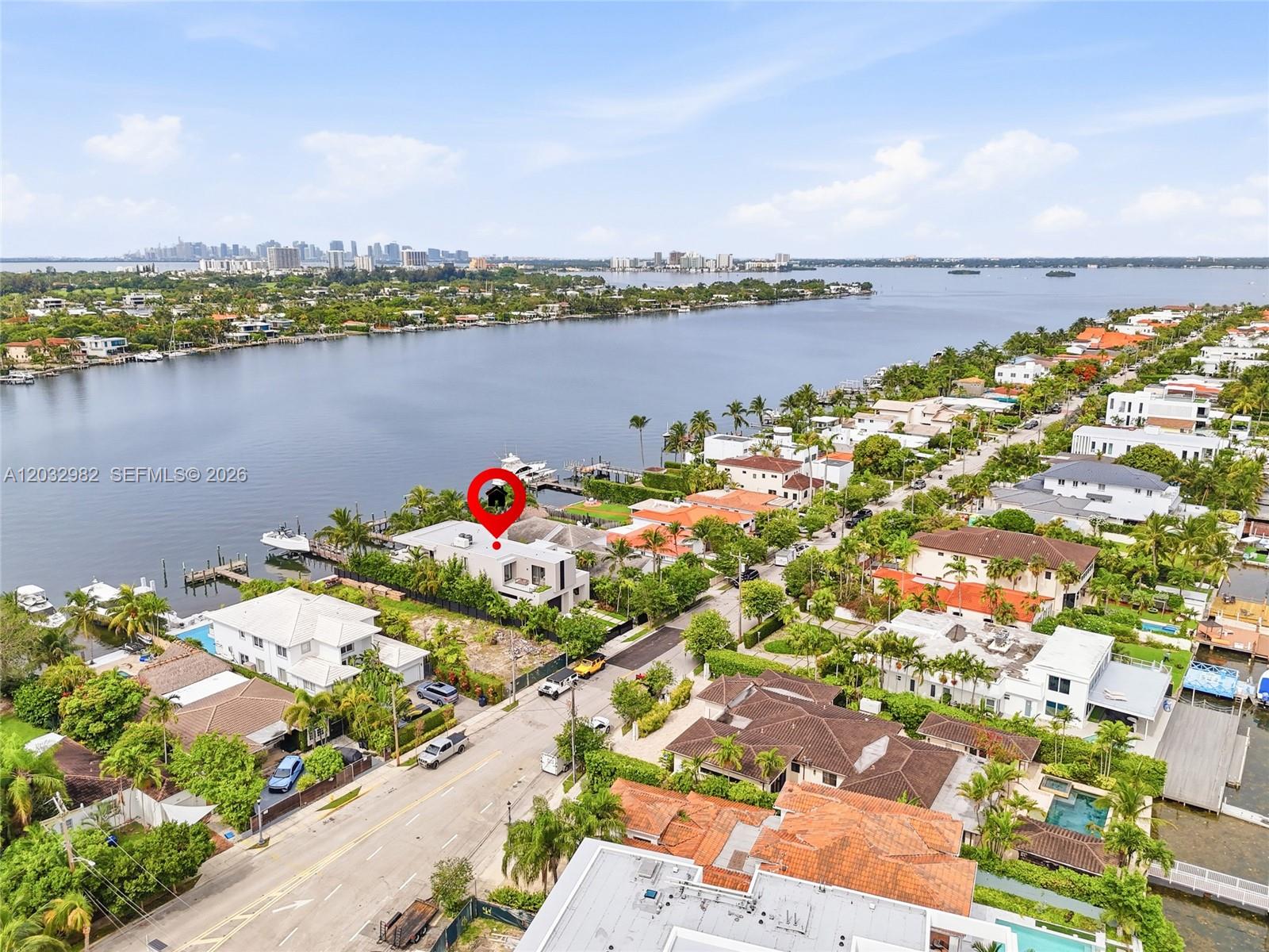 1050 Stillwater Dr Miami Beach, FL 33141