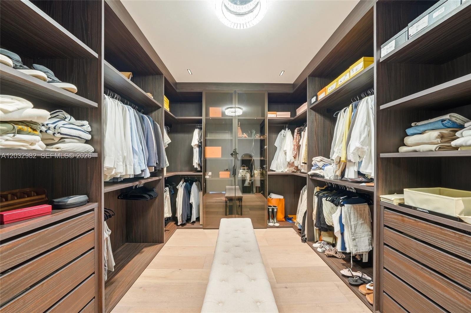 1050 Stillwater Dr Miami Beach, FL 33141