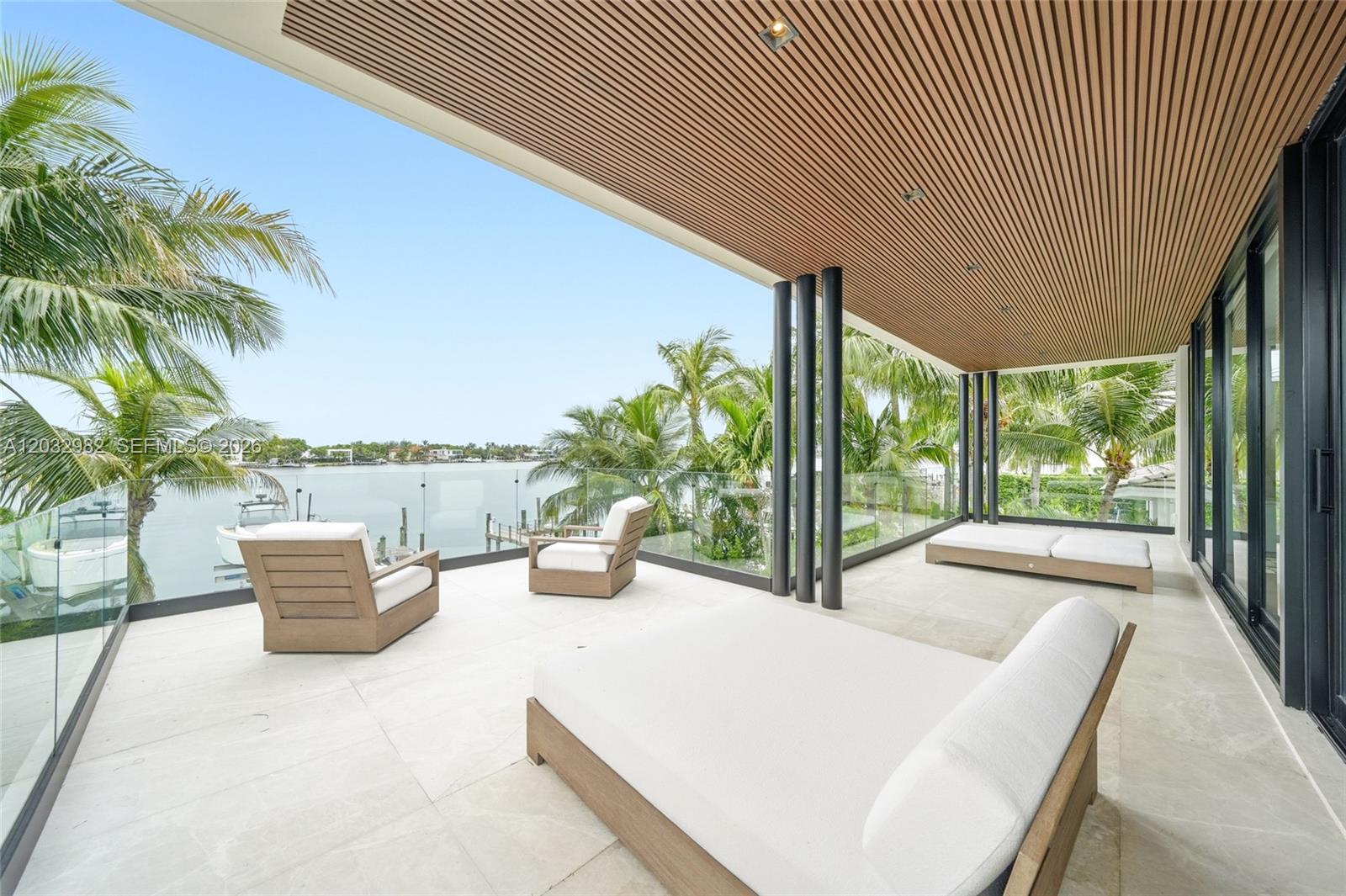 1050 Stillwater Dr Miami Beach, FL 33141