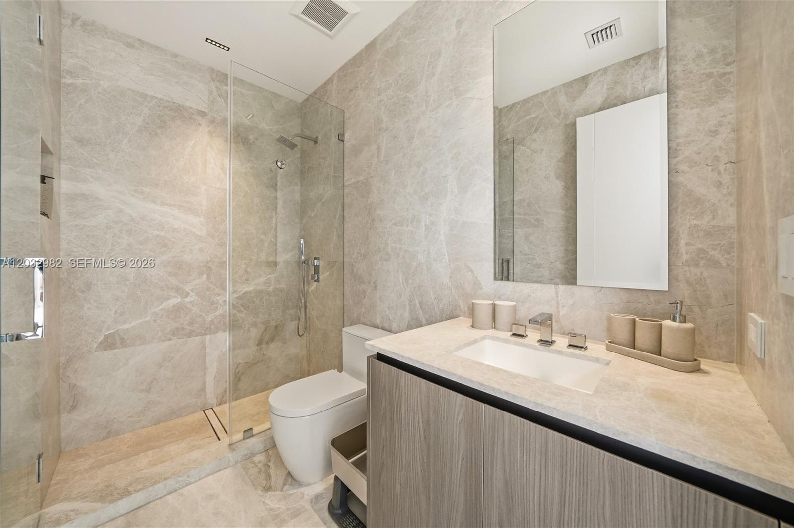 1050 Stillwater Dr Miami Beach, FL 33141
