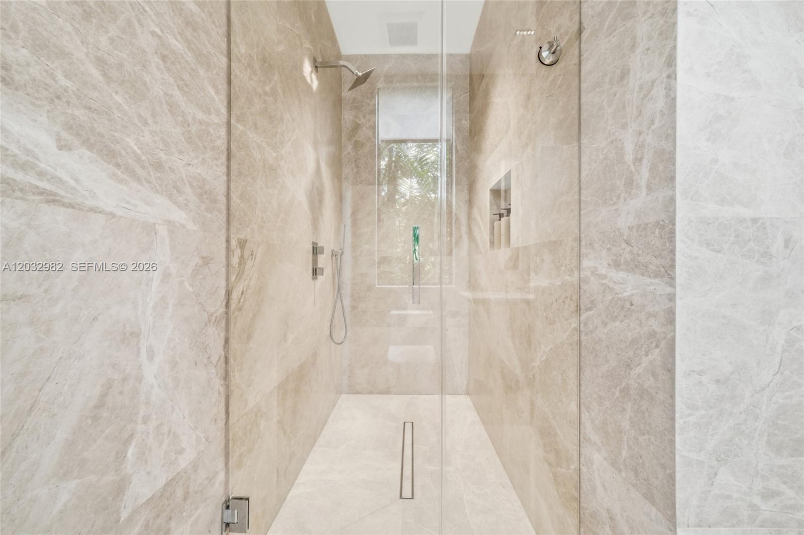 1050 Stillwater Dr Miami Beach, FL 33141