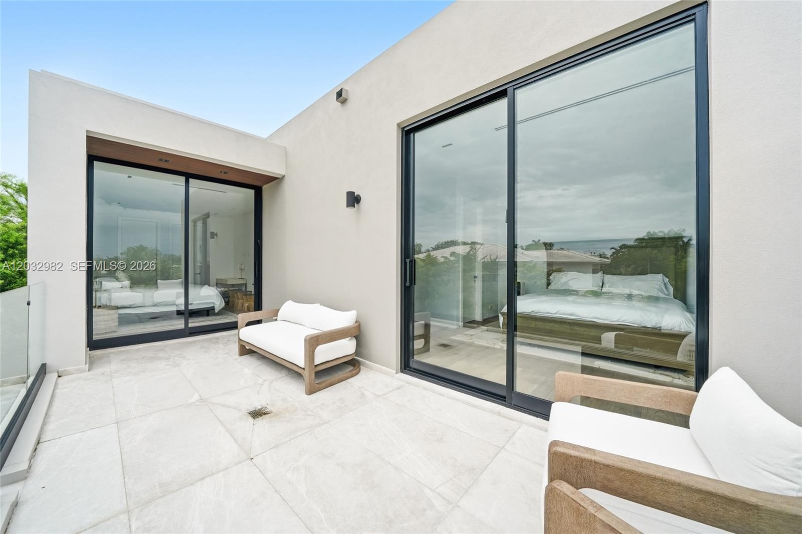 1050 Stillwater Dr Miami Beach, FL 33141