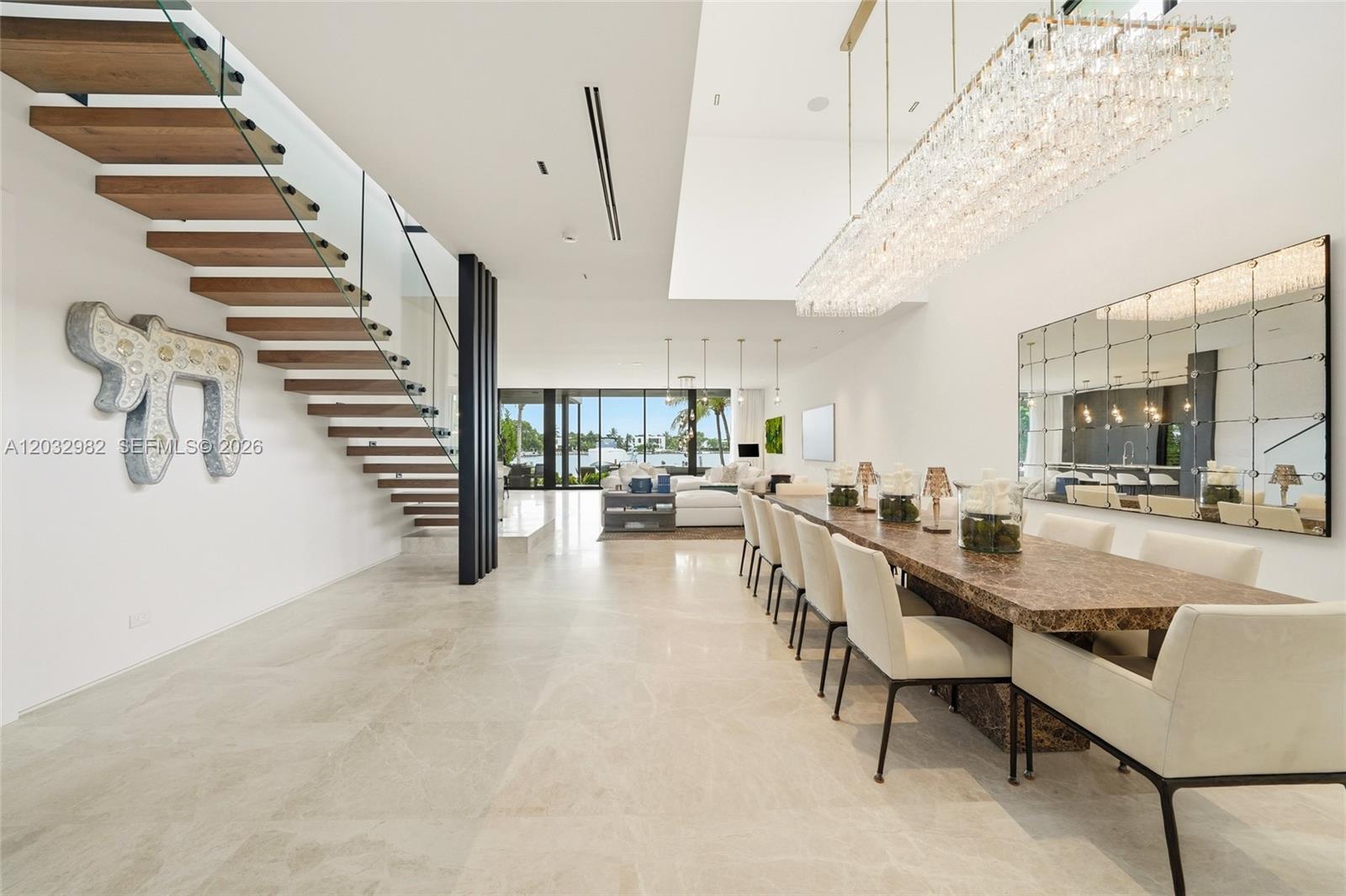1050 Stillwater Dr Miami Beach, FL 33141