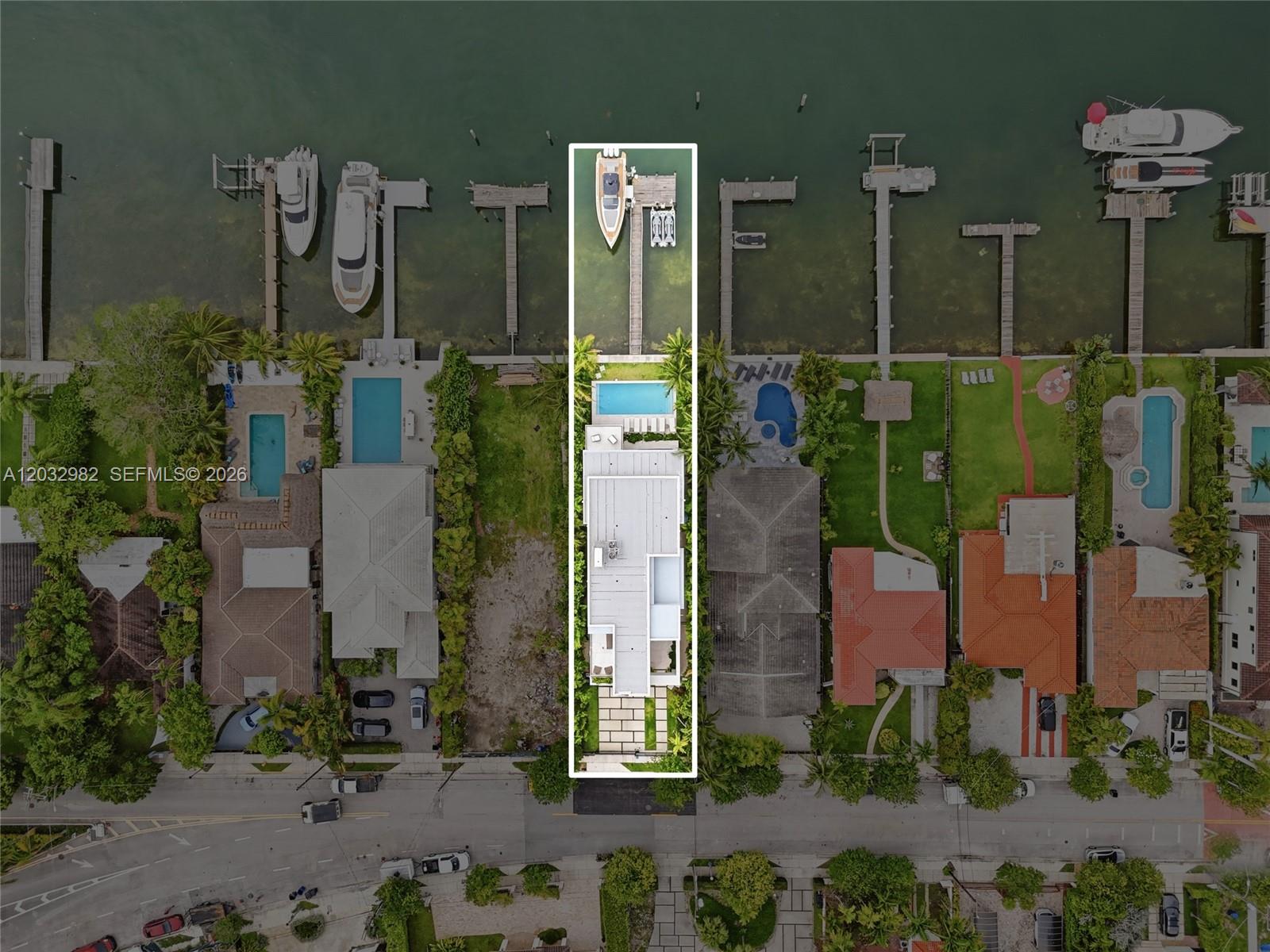 1050 Stillwater Dr Miami Beach, FL 33141