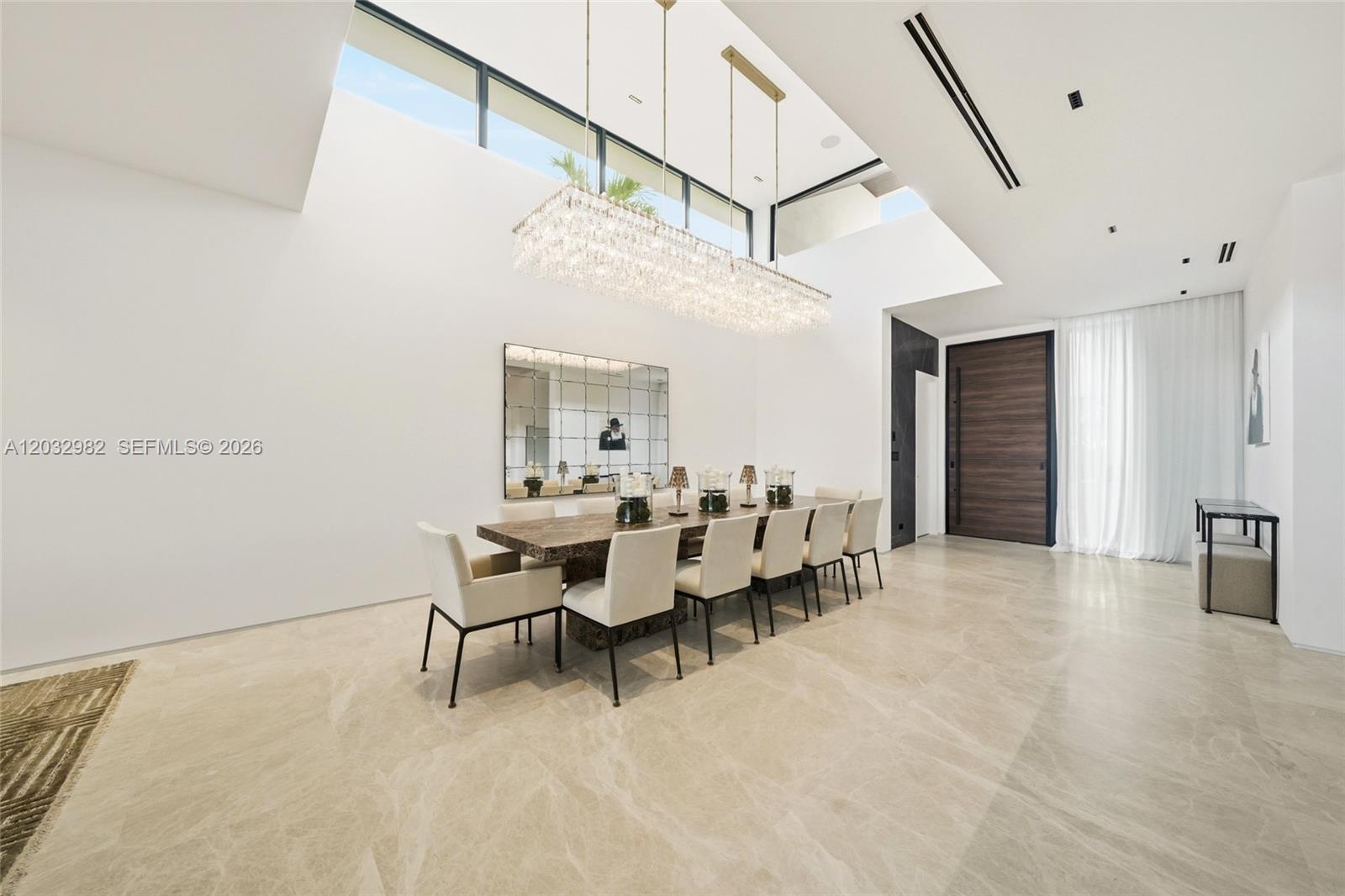 1050 Stillwater Dr Miami Beach, FL 33141