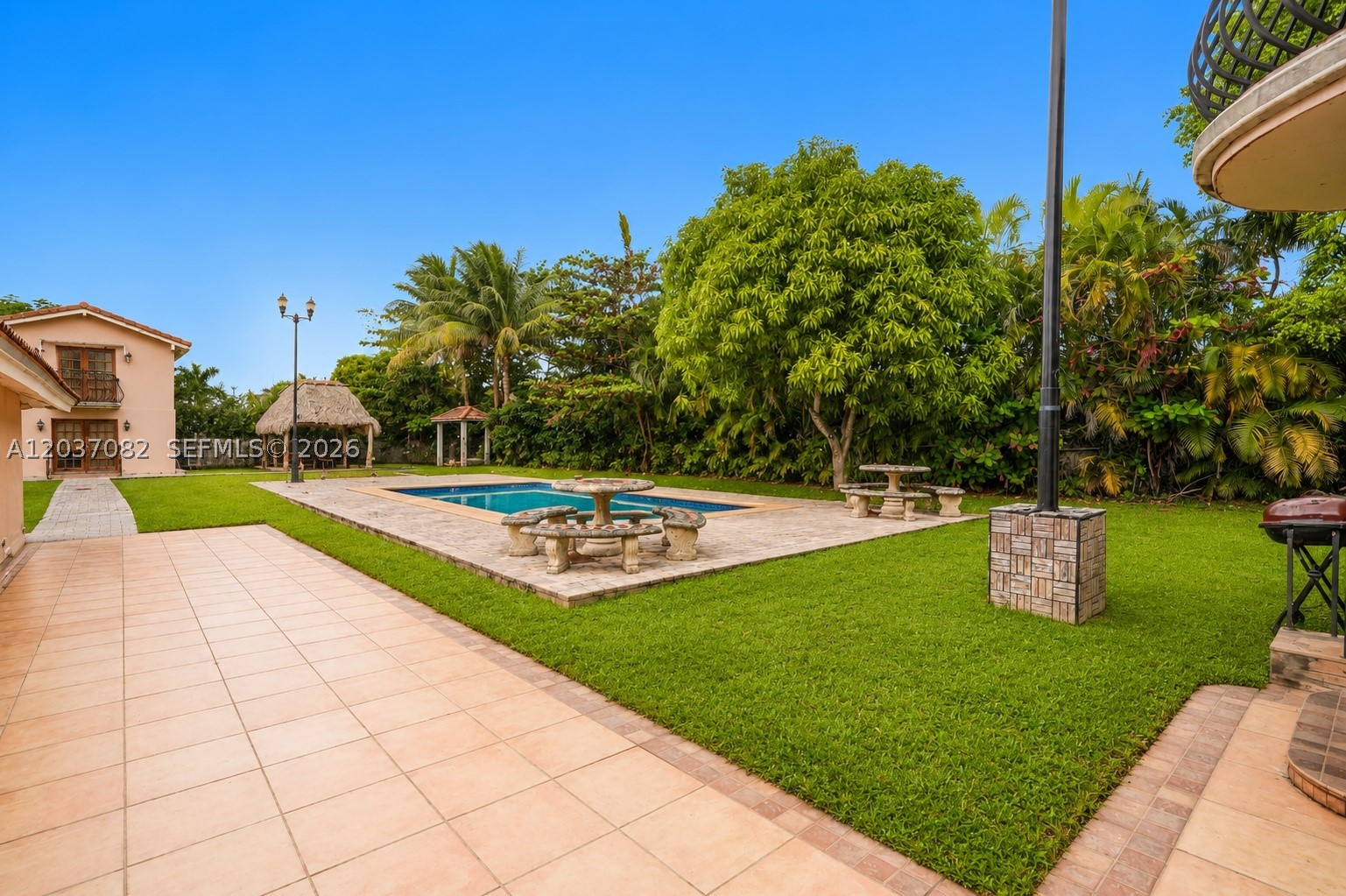 300 SW 123rd Ave Miami, FL 33184