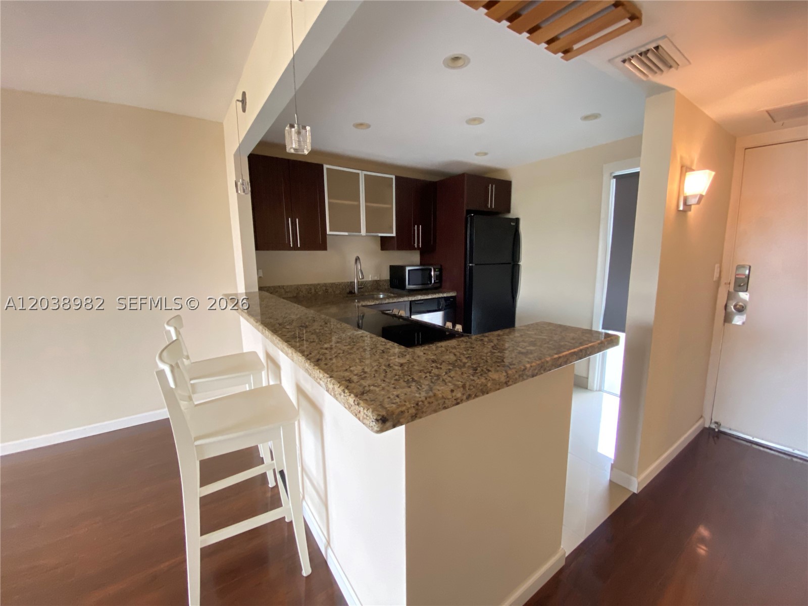 3401 N Country Clb Dr #504