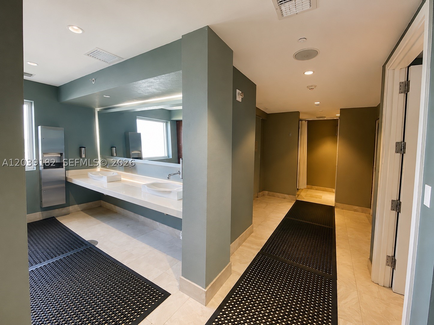 15811 Collins Ave #701 Sunny Isles Beach, FL 33160