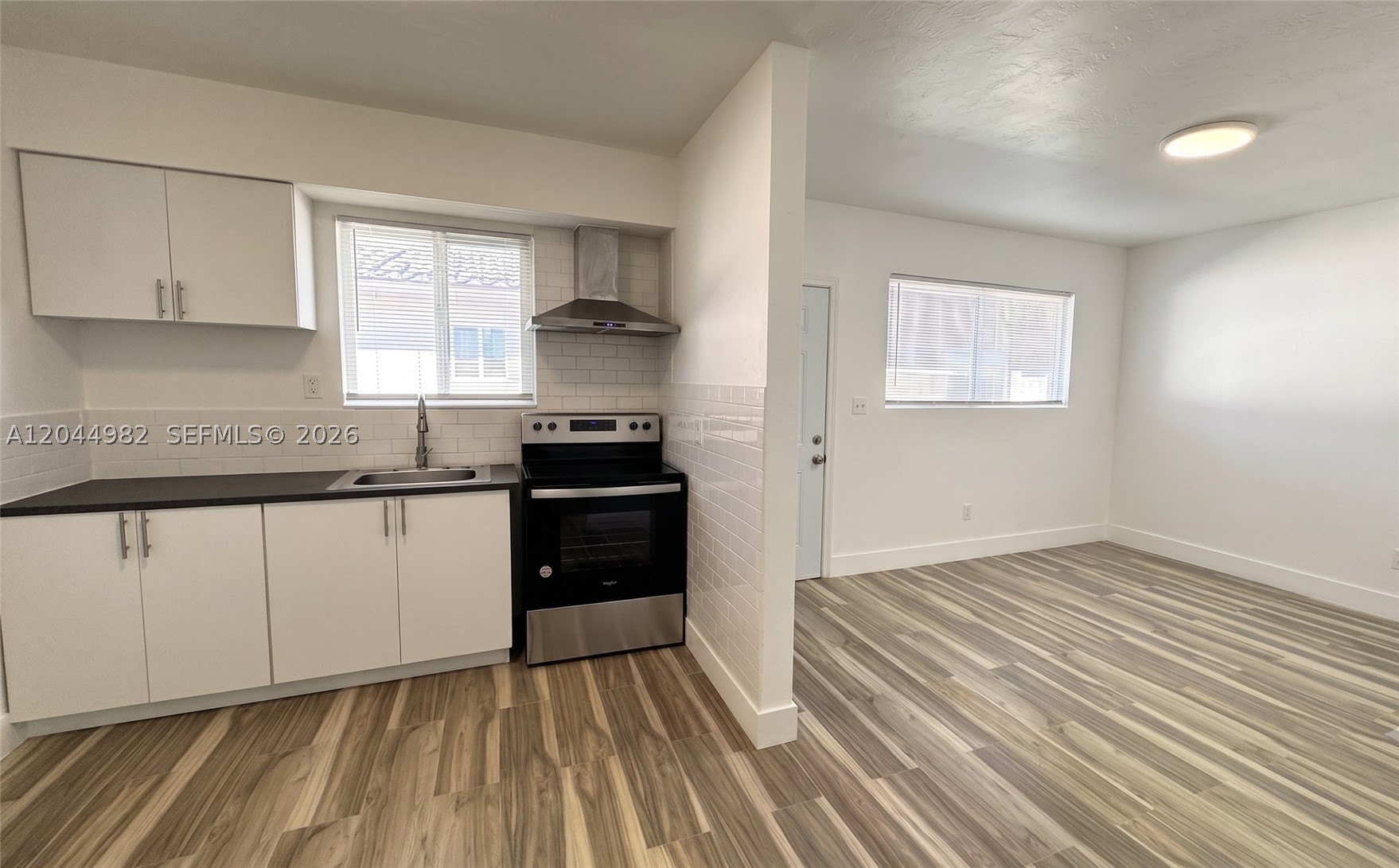 120 NE 55th St #4