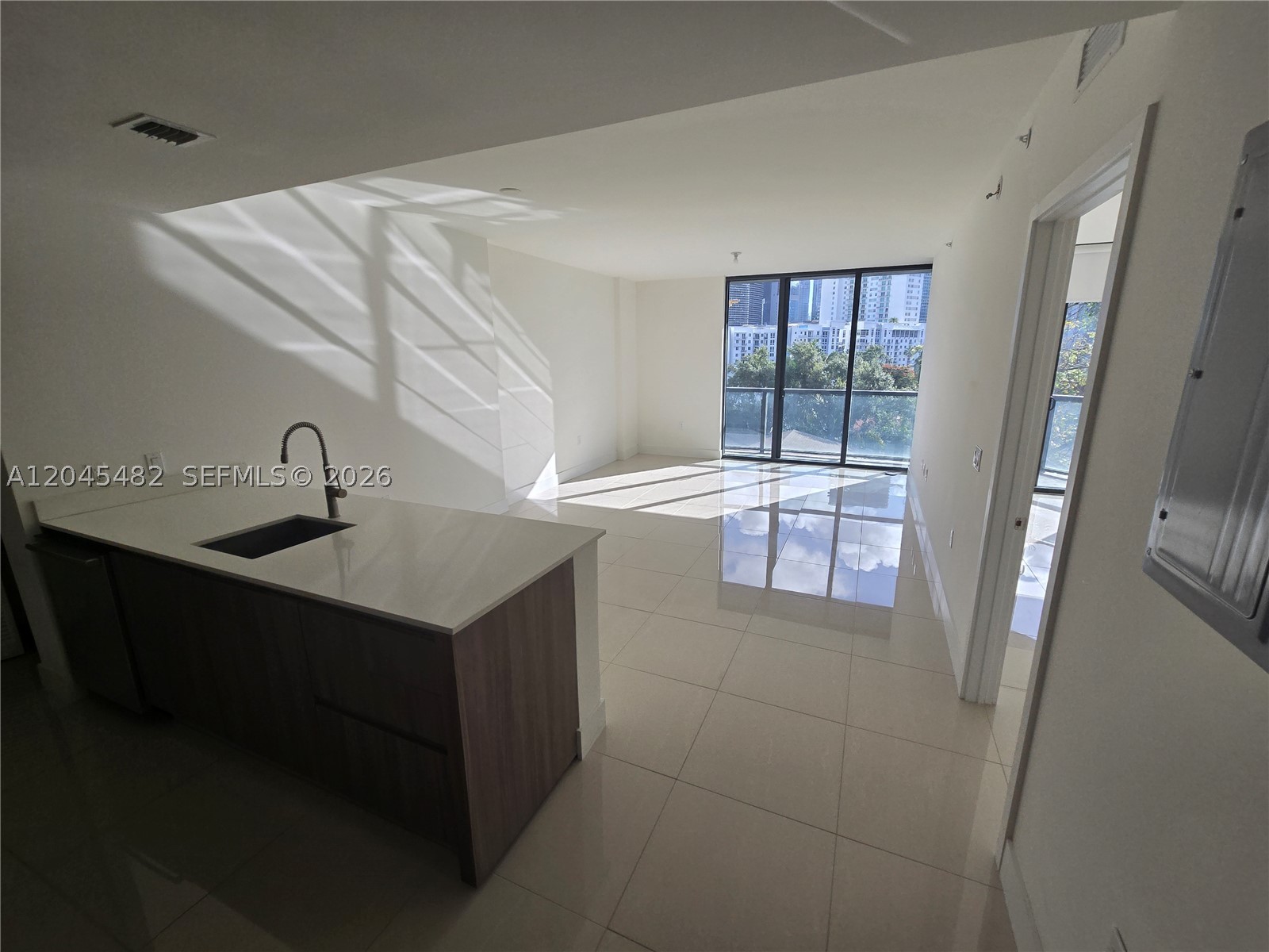 image Cassa Brickell8