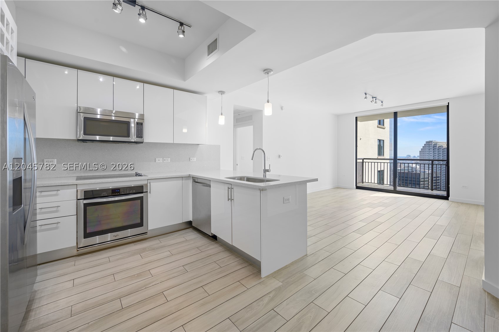 image Nine at Mary Brickell Village0