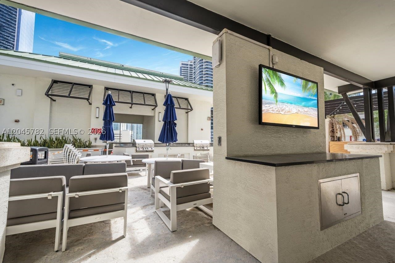 image Nine at Mary Brickell Village17