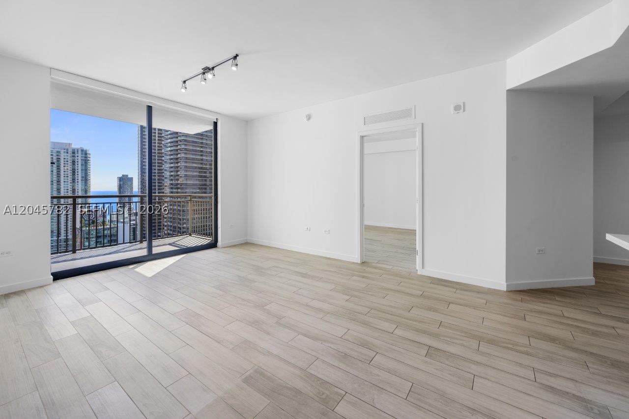 image Nine at Mary Brickell Village3