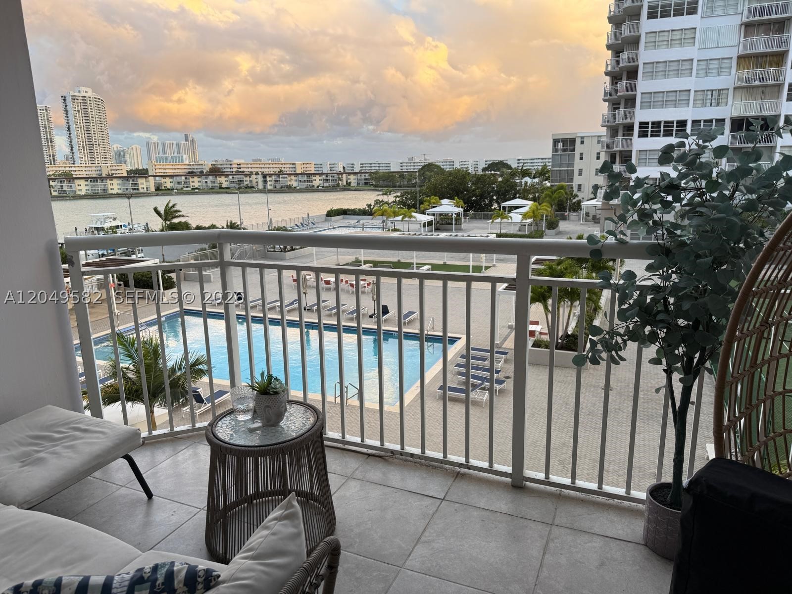 18061 Biscayne Blvd #404