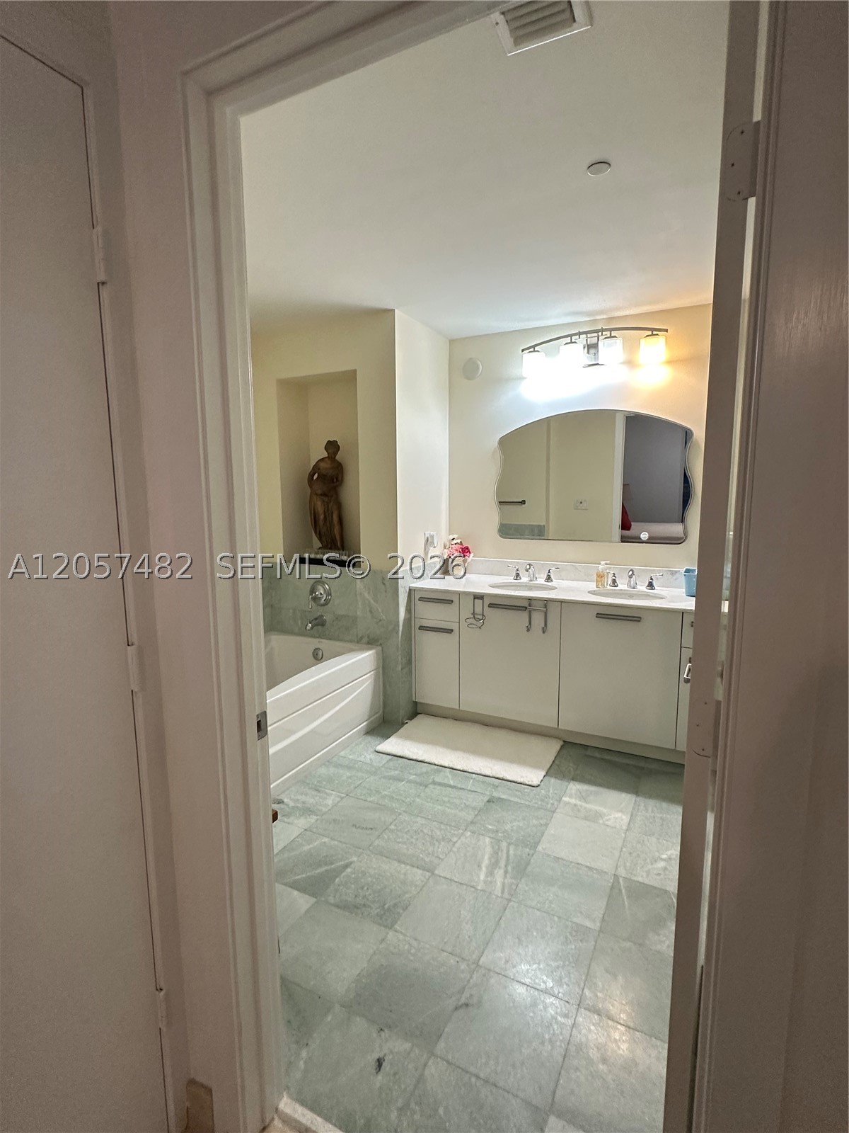 image 1060 Brickell - 106020