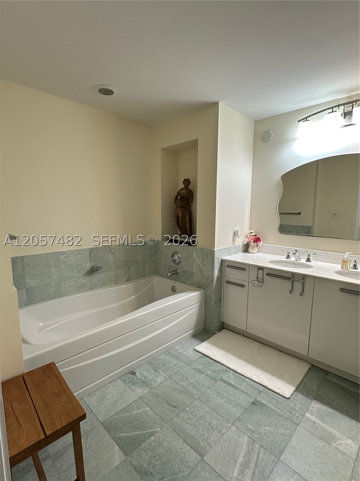 image 1060 Brickell - 106021