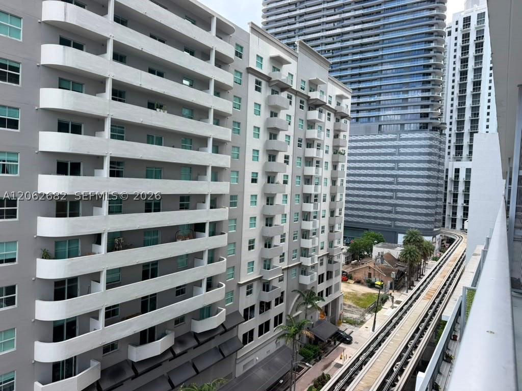 image Axis on Brickell North17