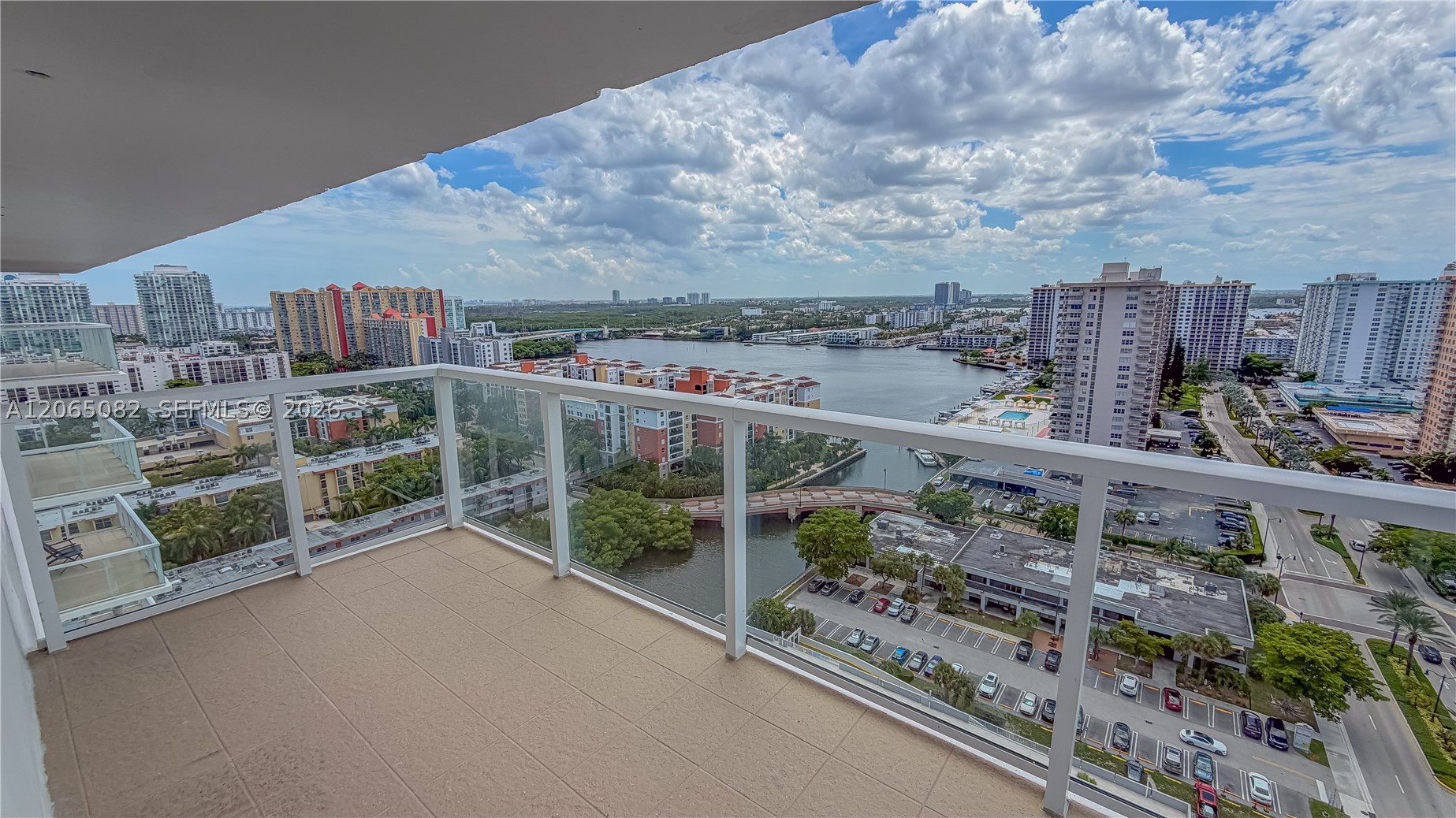 image Winston Towers 30028