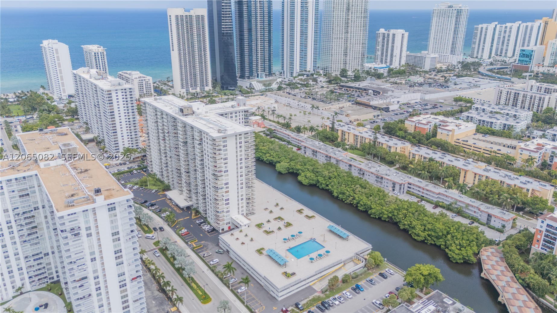 image Winston Towers 30040