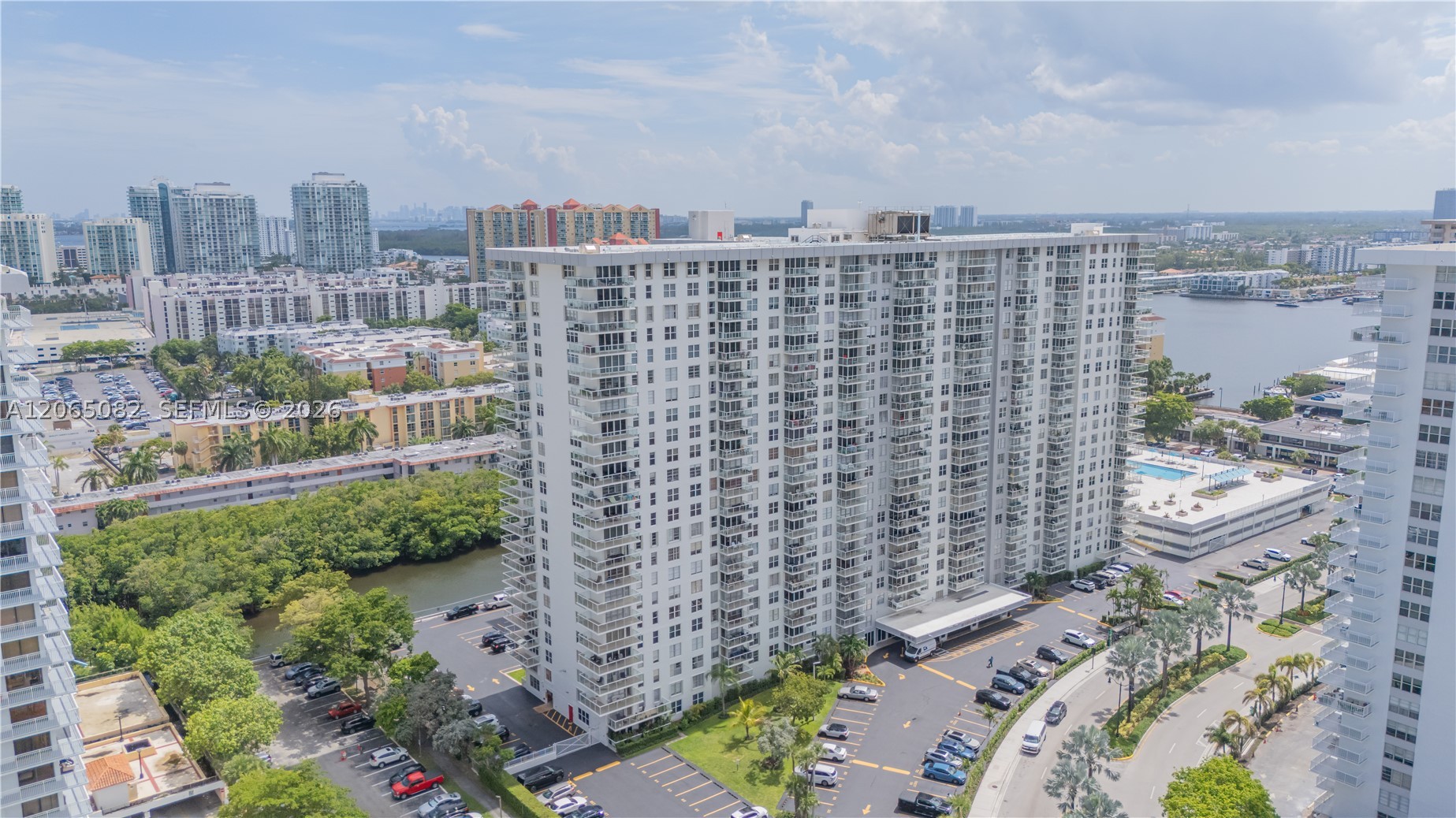 image Winston Towers 3005