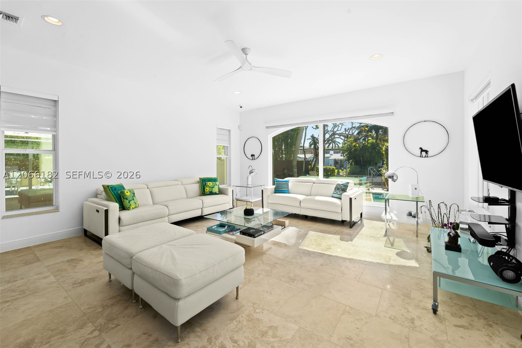1490 Cleveland Rd Miami Beach, FL 33141