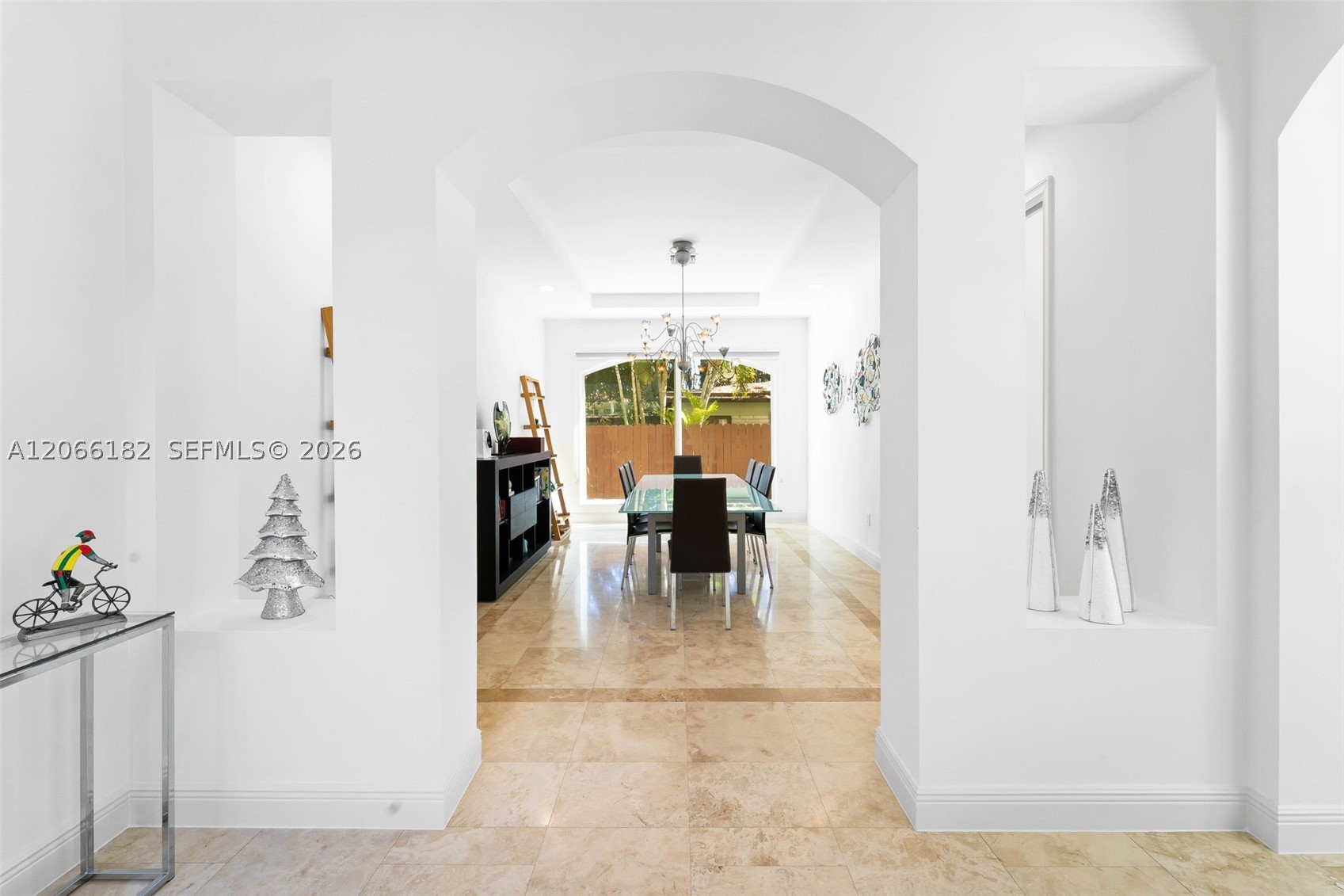 1490 Cleveland Rd Miami Beach, FL 33141